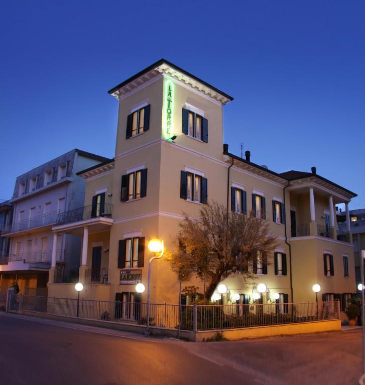 Hotel La Torre Ρίμινι Εξωτερικό φωτογραφία