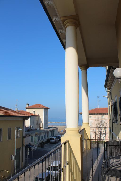 Hotel La Torre Ρίμινι Εξωτερικό φωτογραφία