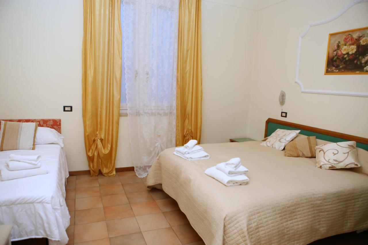 Hotel La Torre Ρίμινι Εξωτερικό φωτογραφία