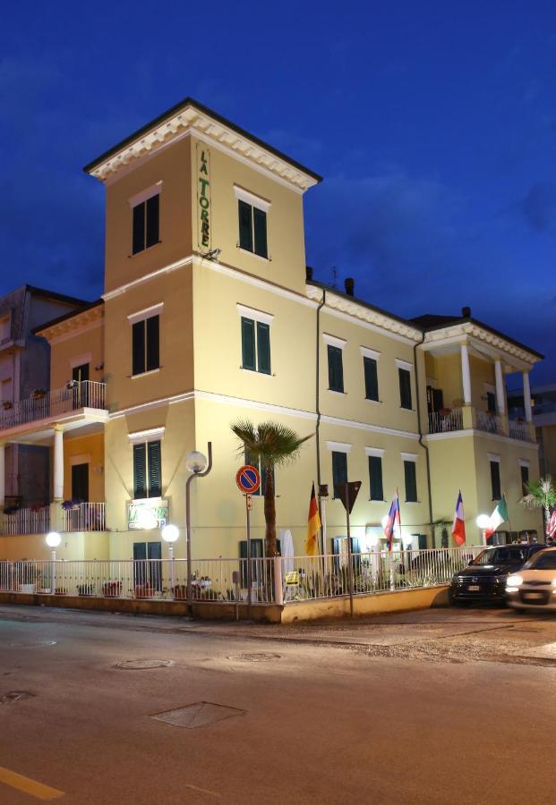 Hotel La Torre Ρίμινι Εξωτερικό φωτογραφία