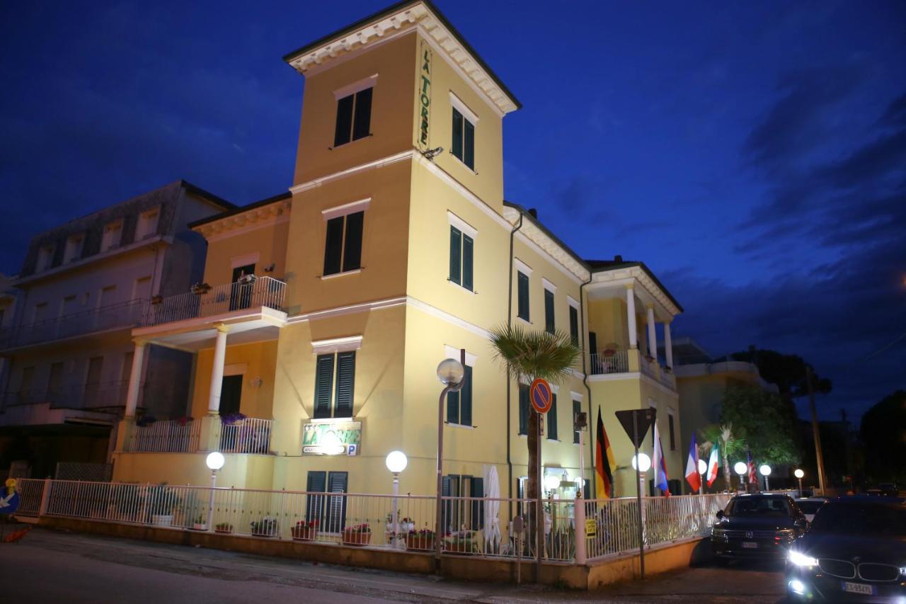 Hotel La Torre Ρίμινι Εξωτερικό φωτογραφία
